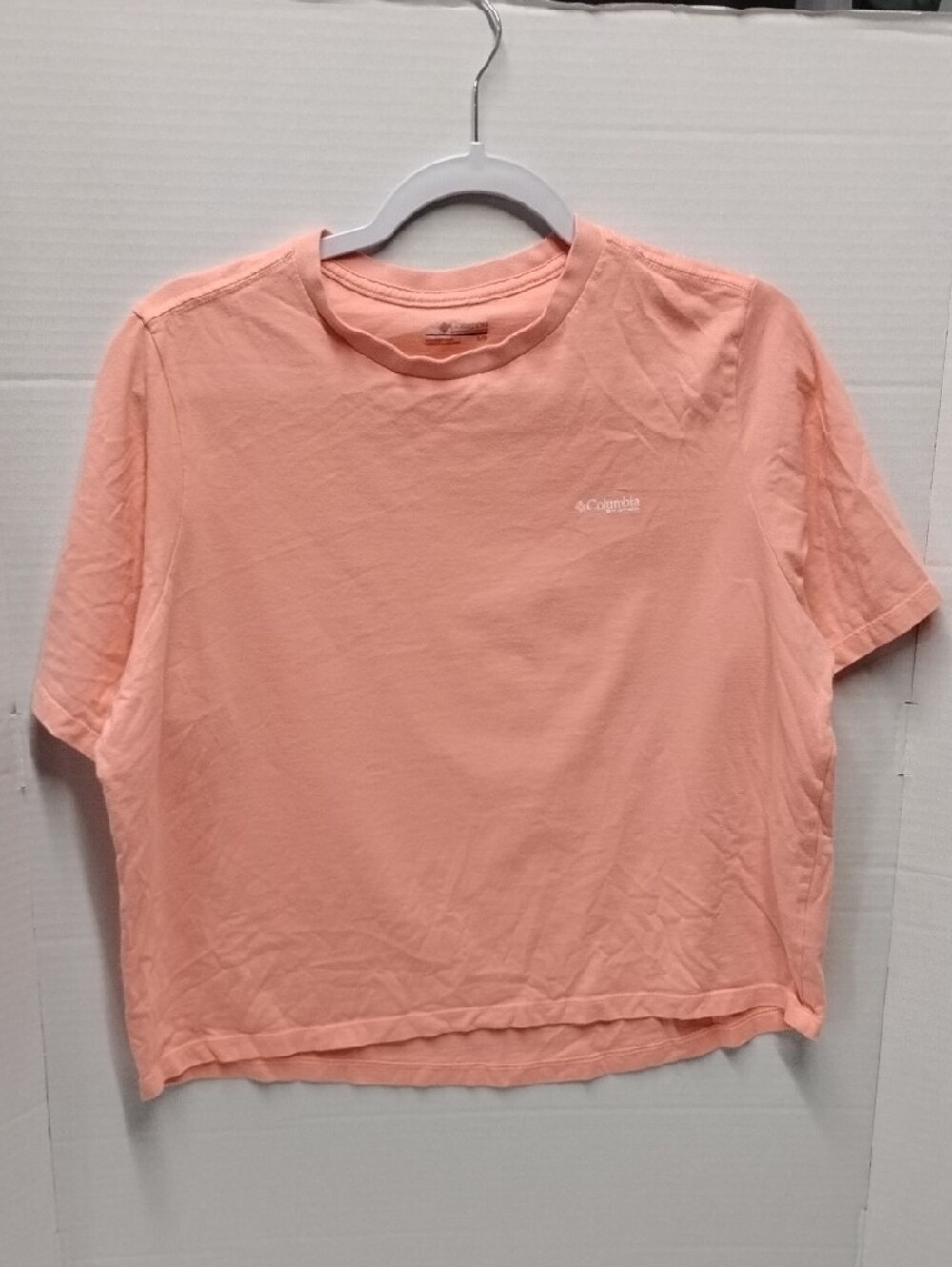 Columbia PFG Cropped Women's Short Sleeve Tee in Soft Peach Large